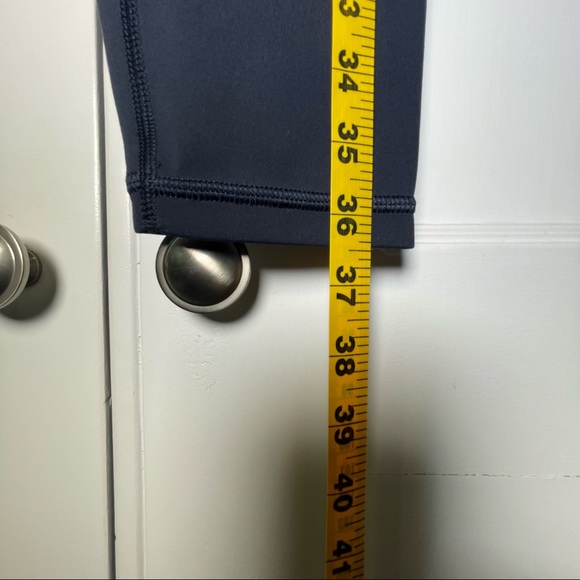 Athleta Navy legging with pockets - Picture 8 of 16